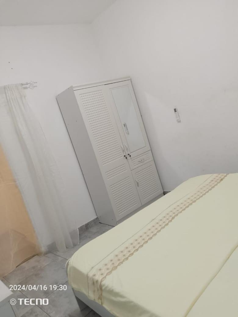 Appartement Entier F3 Climatise Agreable, Spacieux Et Confortable A Gadaye Dakar Esterno foto